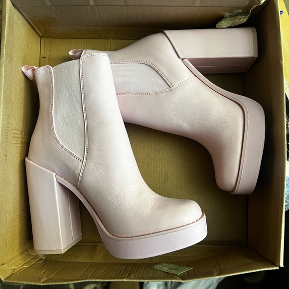 Light Pink Steve Madden Leather Platform Heels - Picture 1 of 6